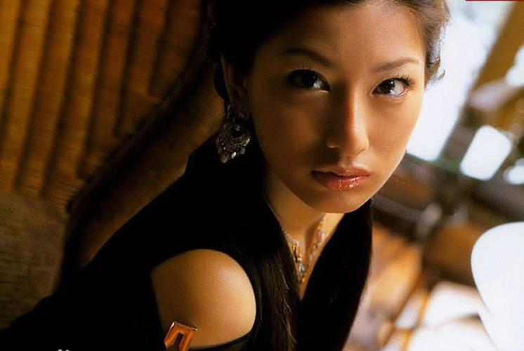 平生不识武藤兰？揭秘经典文化符号背后的艺术价值与时代记忆