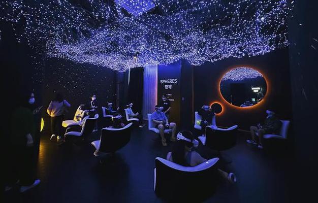 新视觉影院如何打造沉浸式观影体验？技术解析与家庭影院升级方案