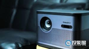 当贝F3侧投功能如何实现家庭影院自由？