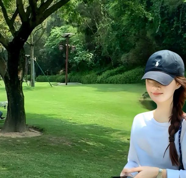 夏季美女街拍10套显瘦穿搭方案：小个子梨形身材必看防晒搭配技巧