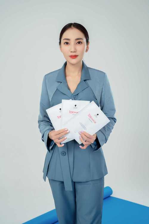 大秀是哪些意思女的？揭秘女性网络热词背后的深层含义与争议