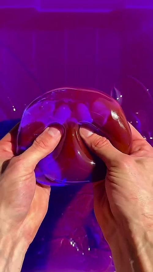 15部爆笑解压短视频合集：打工人必备的午间放松神器