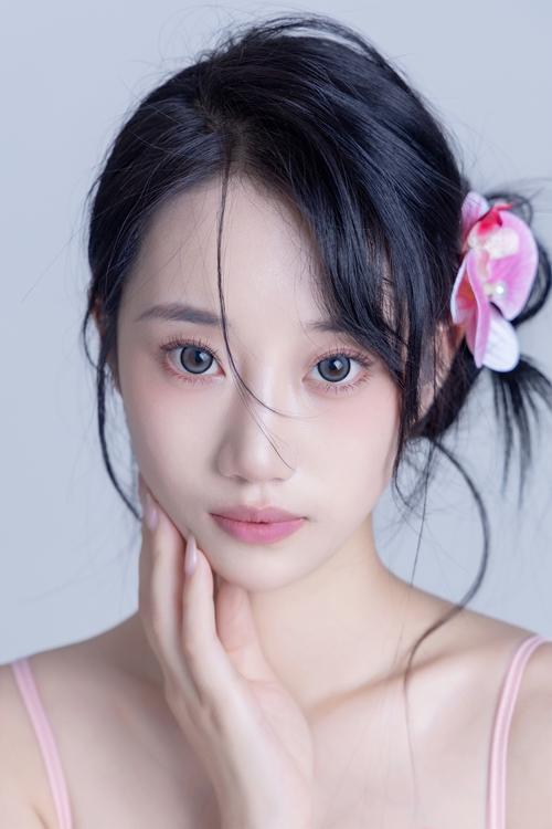 清纯美女长发视频:自然风 vs 艺术风,哪个更受欢迎? 清纯美女长发视频:自然风 vs 艺术风,哪个更受欢迎?