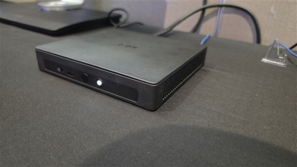 目前已实现实机运行！预计明年正式推出的Intel Panther Lake处理器