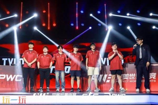 CSGO PWC赛事在上海圆满落幕,本站AX凭借顽强表现在决赛中险胜3DMAX,荣耀夺冠!
CSGO PWC赛事在上海圆满落幕,本站AX凭借顽强表现在决赛中险胜3DMAX,荣耀夺冠!