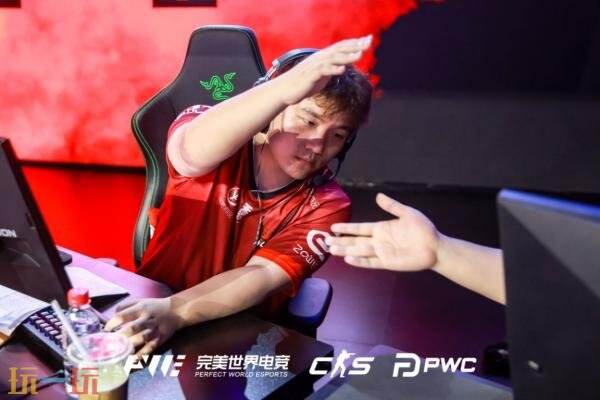 CSGO PWC赛事在上海圆满落幕,本站AX凭借顽强表现在决赛中险胜3DMAX,荣耀夺冠!
CSGO PWC赛事在上海圆满落幕,本站AX凭借顽强表现在决赛中险胜3DMAX,荣耀夺冠!
