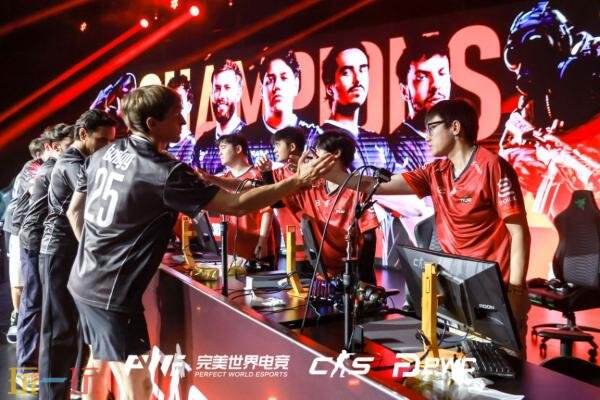 CSGO PWC赛事在上海圆满落幕,本站AX凭借顽强表现在决赛中险胜3DMAX,荣耀夺冠!
CSGO PWC赛事在上海圆满落幕,本站AX凭借顽强表现在决赛中险胜3DMAX,荣耀夺冠!
