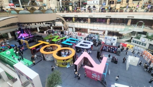 2025年全球互联网漫画盛会在首尔盛大举办，预计吸引了大约21万名观众参与其中。 
