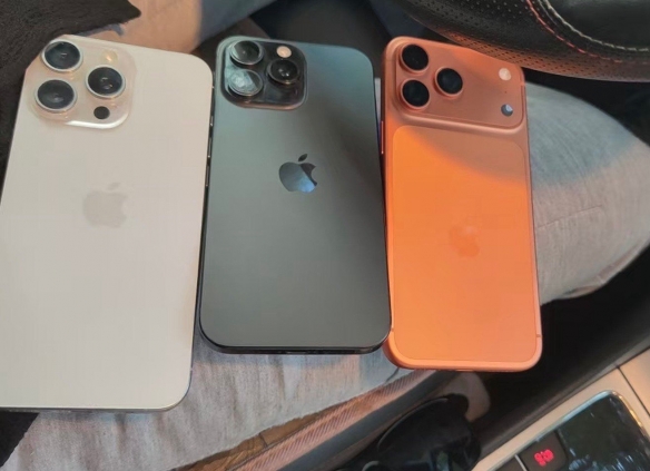 为了纪念20周年，曝光了苹果iPhone 18 Pro工程样机的透明后盖测试情况！