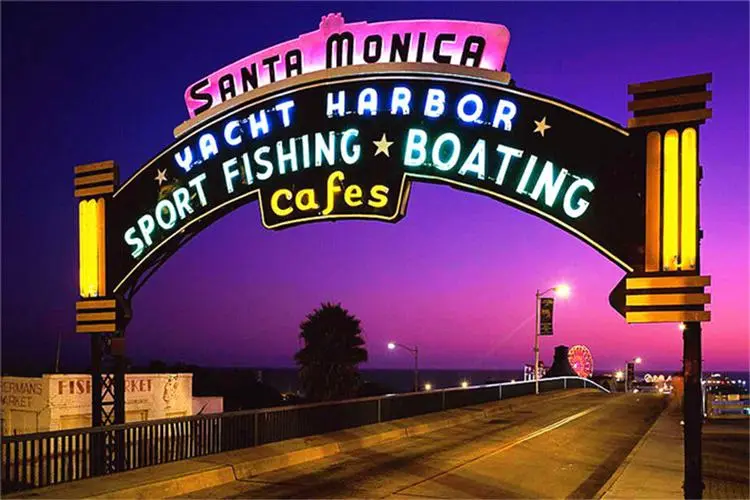 尽情享受夜晚垂钓的乐趣！立即进入《钓鱼大对决》，开启“加州”度假体验

