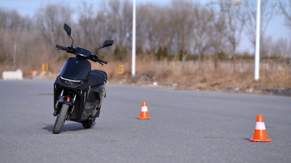 九号自平衡技术完成了2.0版本的迭代升级：通过系统性创新，积极探索未来两轮出行的新可能性