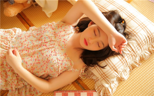美女让我玩菊门视频