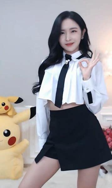 菠萝美人下载看片