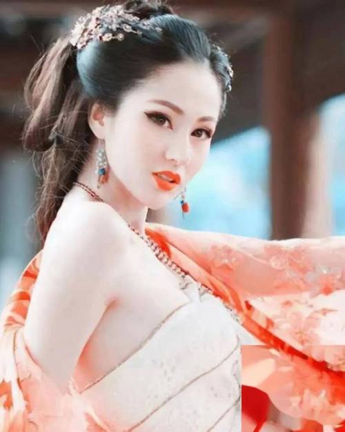 菠萝美人下载看片