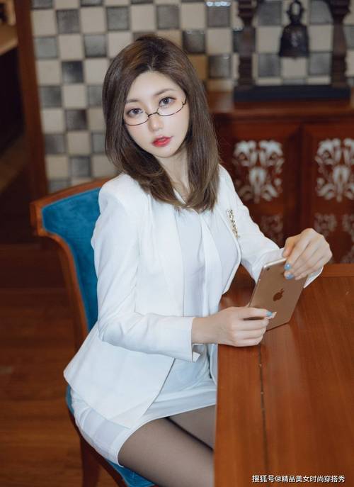 美女透明丝袜A片免费视频