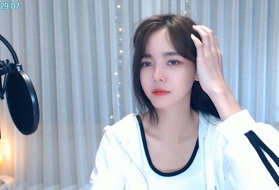 老狼二区忘忧草视频