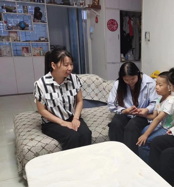 MD传媒MD0076老师家访在线观看