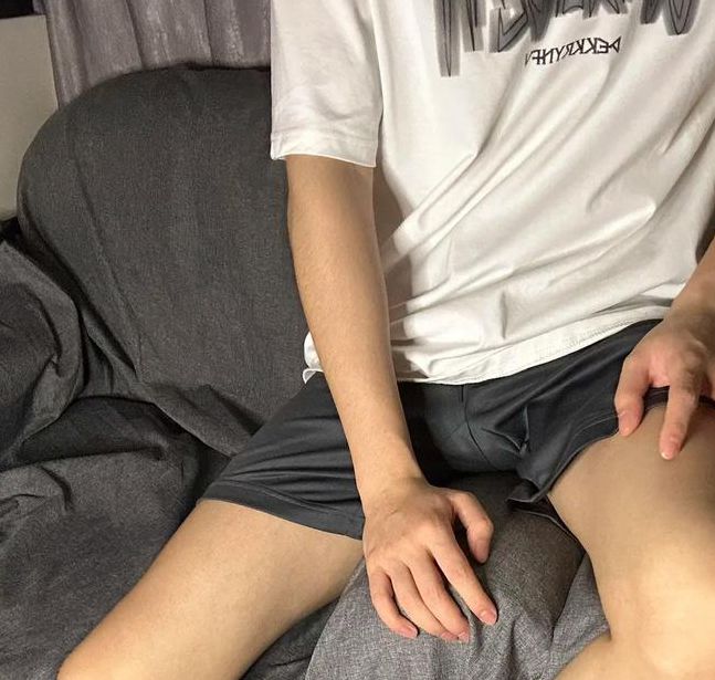 小太正白袜飞机gv免费网址