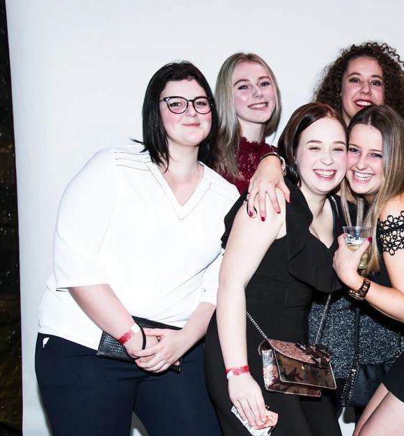 聚众派对HD欧美