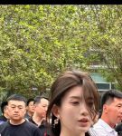 户外直播的姐姐