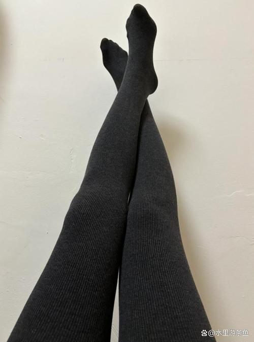 国产超薄黑色丝袜视频